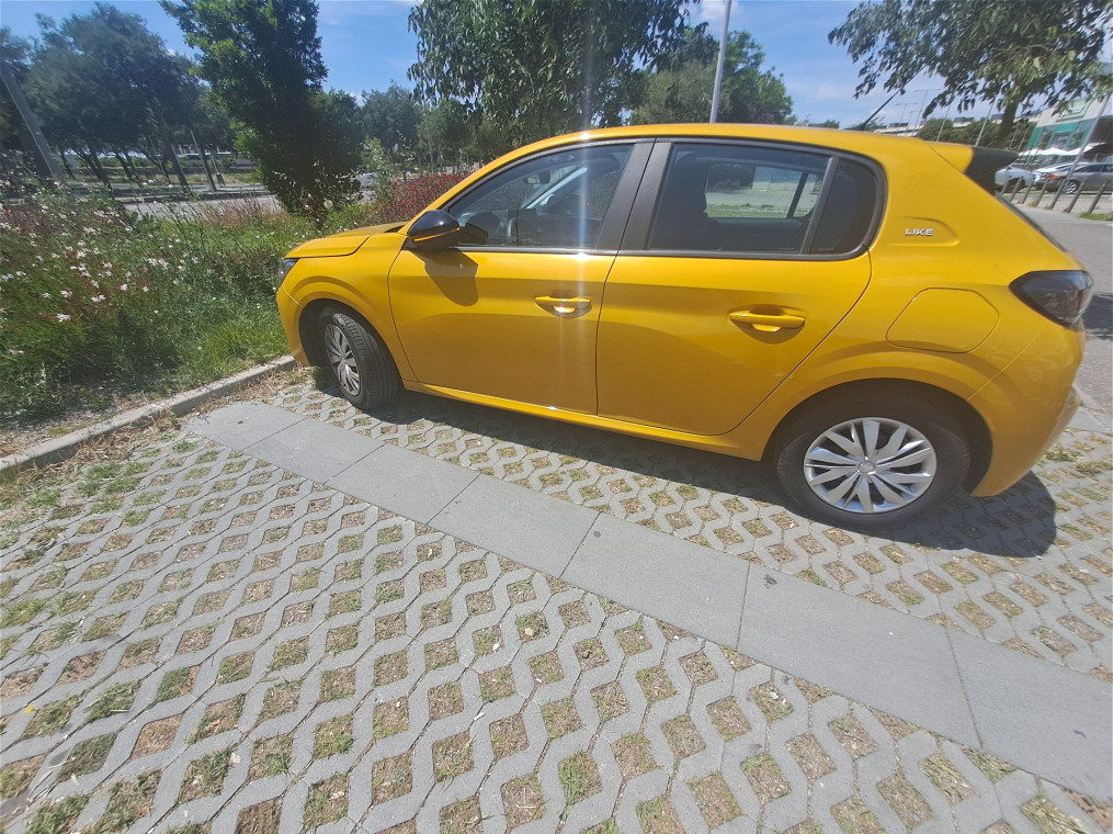 Peugeot 208 PureTech 75 S&S BVM5 Like