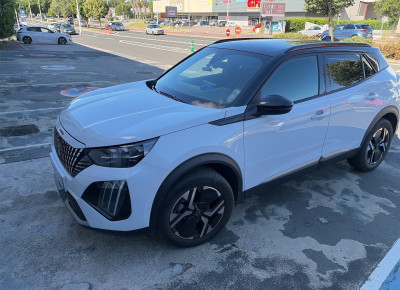 Peugeot 2008 PureTech 130 S&S EAT8 GT
